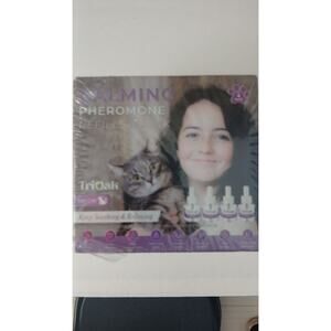 TriOak Calming Pheromone 4 pack Refills, Diffuser for cat wellness